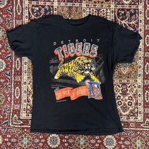 Detroit Tigers Black Graphic Tee baseball Michigan vintage style